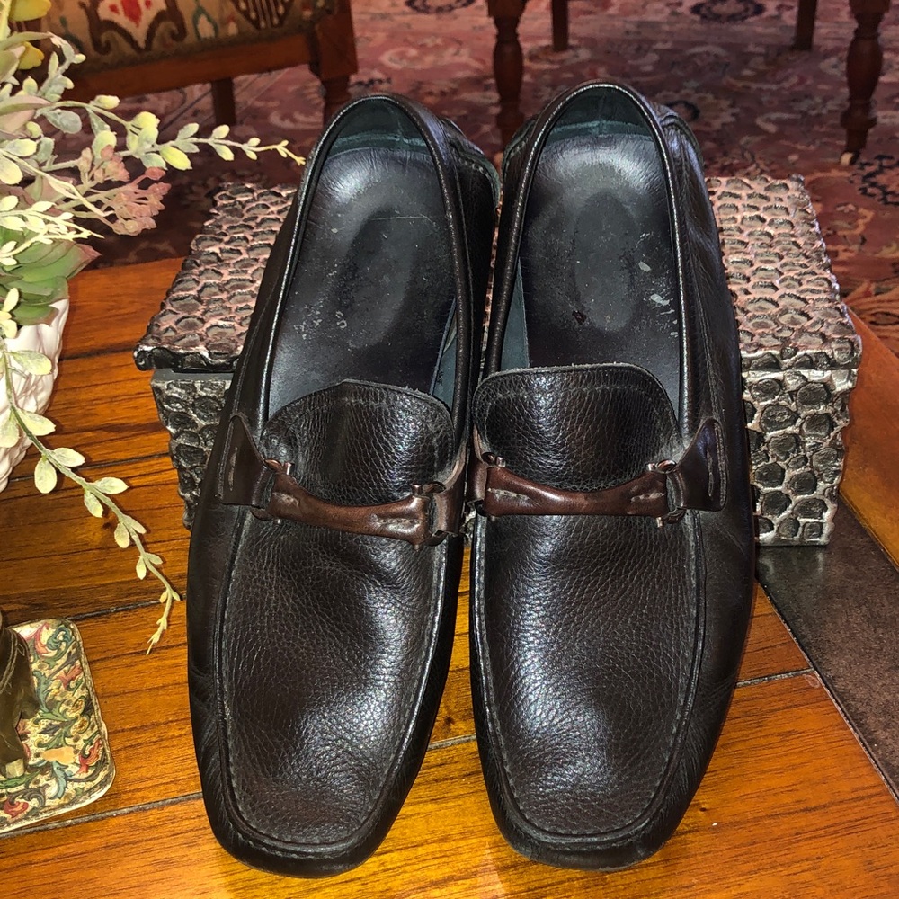 Salvatore Ferragamo Driver black leather with Gancini Ornament size 9EE